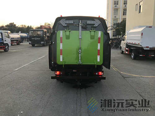 常德湘沅實(shí)業(yè)有限公司,常德垂直垃圾壓縮站,地埋式垃圾壓縮站,電動(dòng)人力斗車(chē),電動(dòng)三輪高壓清運車(chē),電動(dòng)助力拉車(chē)